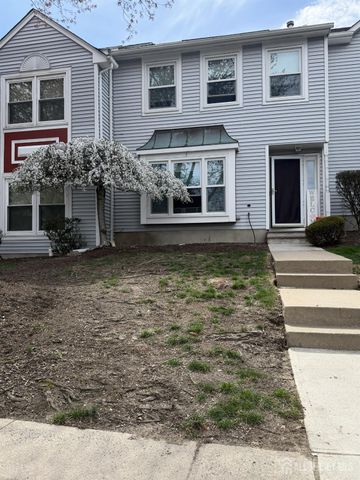 7 Sierra Court, Sayreville, NJ 08872