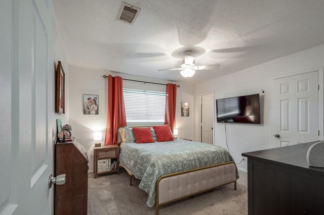 322 S Carroll, La Porte, TX 77571