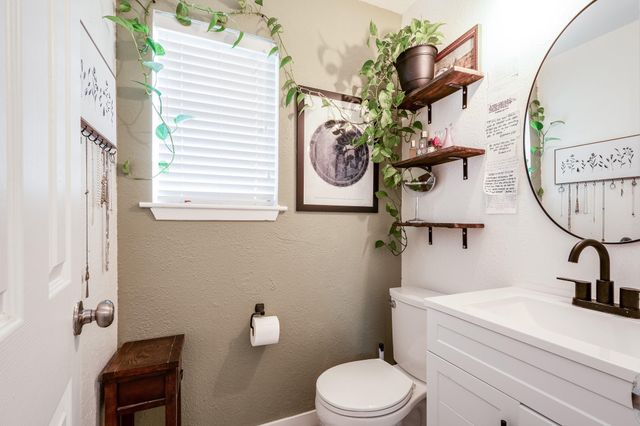 322 S Carroll, La Porte, TX 77571