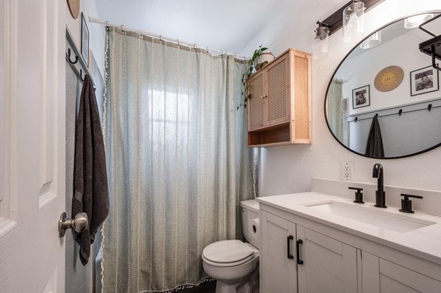 322 S Carroll, La Porte, TX 77571