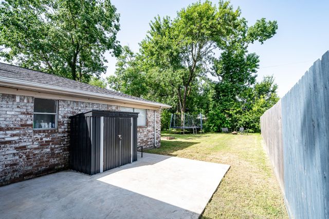 322 S Carroll, La Porte, TX 77571