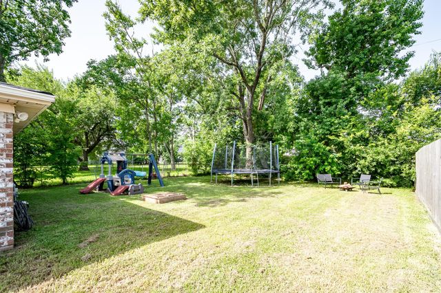 322 S Carroll, La Porte, TX 77571