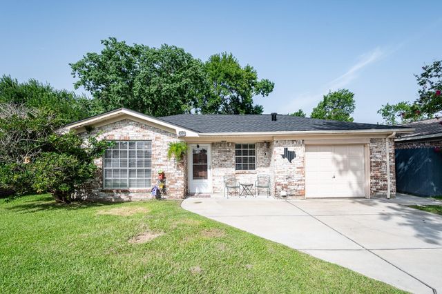 322 S Carroll, La Porte, TX 77571