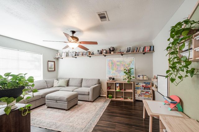 322 S Carroll, La Porte, TX 77571