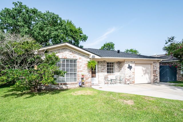 322 S Carroll, La Porte, TX 77571