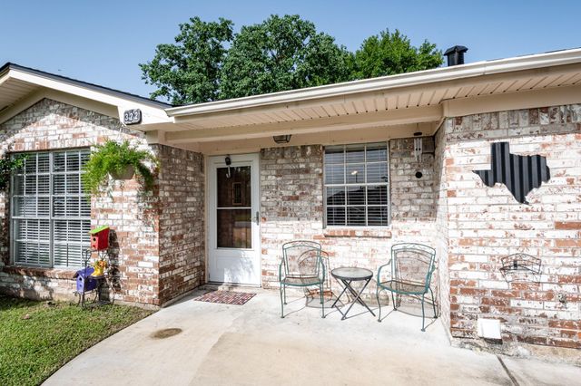 322 S Carroll, La Porte, TX 77571