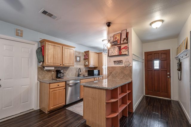 322 S Carroll, La Porte, TX 77571