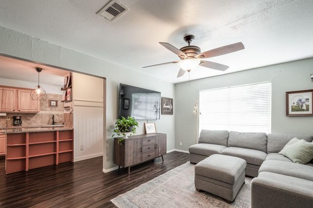 322 S Carroll, La Porte, TX 77571