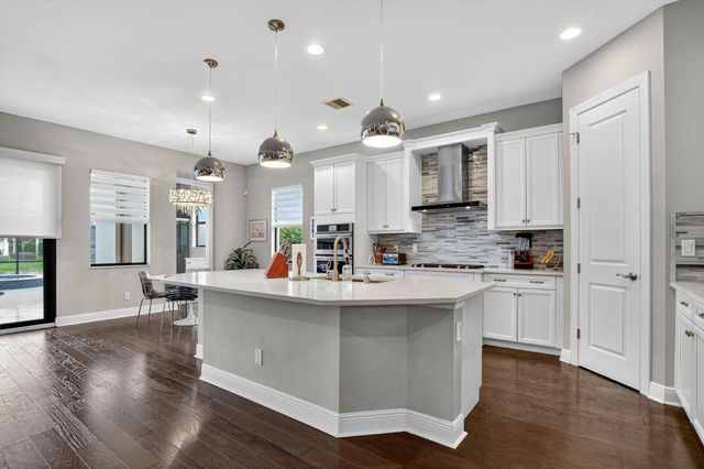 8215 NW 117th Lane, Parkland, FL 33076