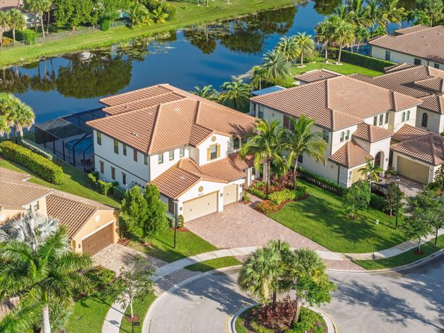 8215 NW 117th Lane, Parkland, FL 33076