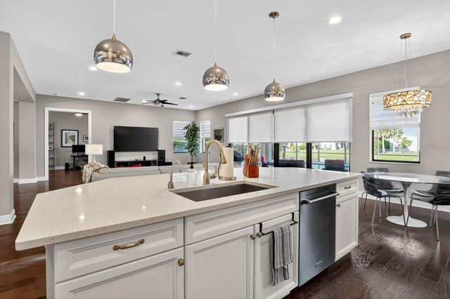 8215 NW 117th Lane, Parkland, FL 33076