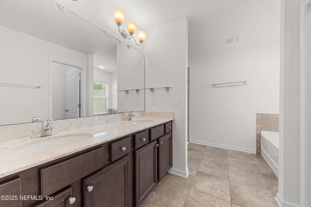 11597 PACEYS POND Circle, Jacksonville, FL 32222