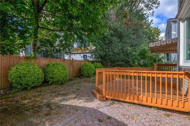 8 Davenport Street, Harrison, NY 10528