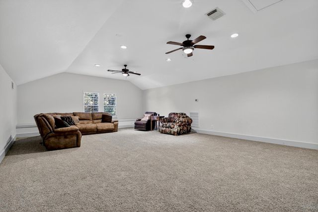 420 Whispering Meadow, Magnolia, TX 77355