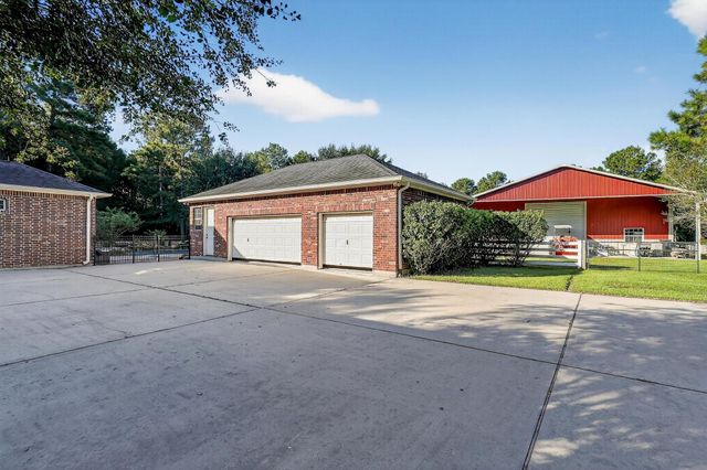 420 Whispering Meadow, Magnolia, TX 77355
