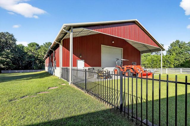 420 Whispering Meadow, Magnolia, TX 77355