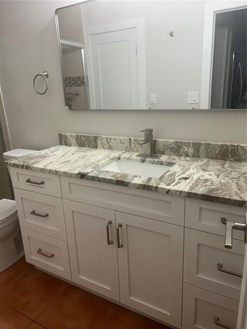 7006 MIDNIGHT PASS #1 ROAD, Sarasota, FL 34242