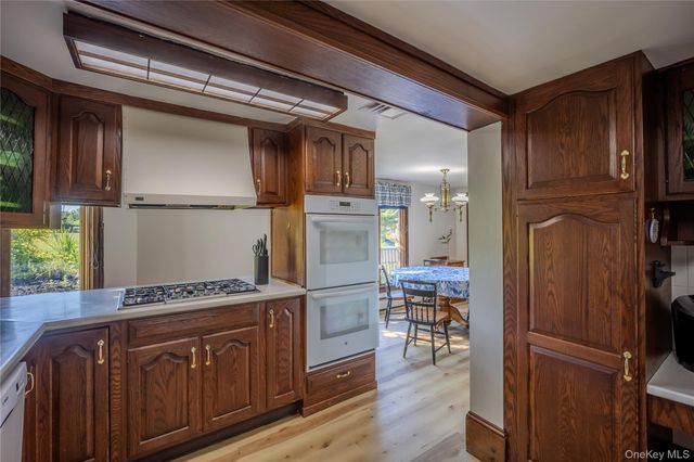 190 Dunthorne Drive, Bloomingburg, NY 12721