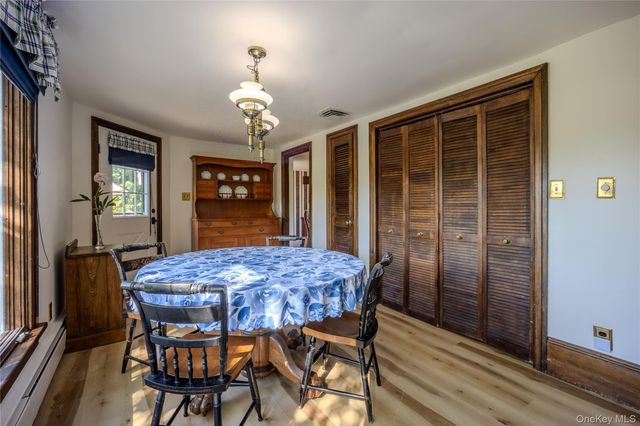 190 Dunthorne Drive, Bloomingburg, NY 12721