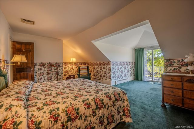 190 Dunthorne Drive, Bloomingburg, NY 12721