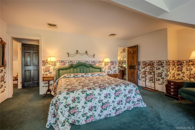 190 Dunthorne Drive, Bloomingburg, NY 12721