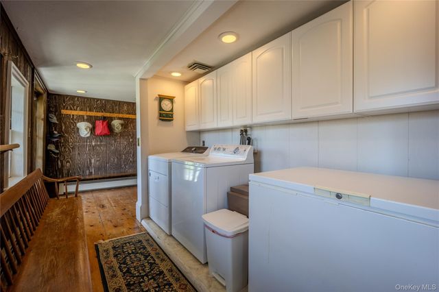 190 Dunthorne Drive, Bloomingburg, NY 12721