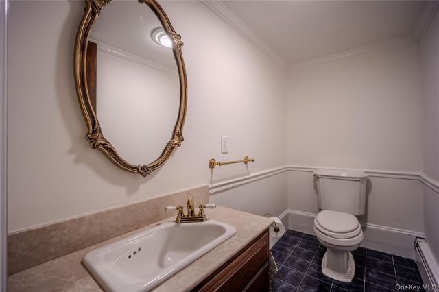 190 Dunthorne Drive, Bloomingburg, NY 12721