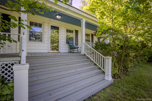 190 Dunthorne Drive, Bloomingburg, NY 12721