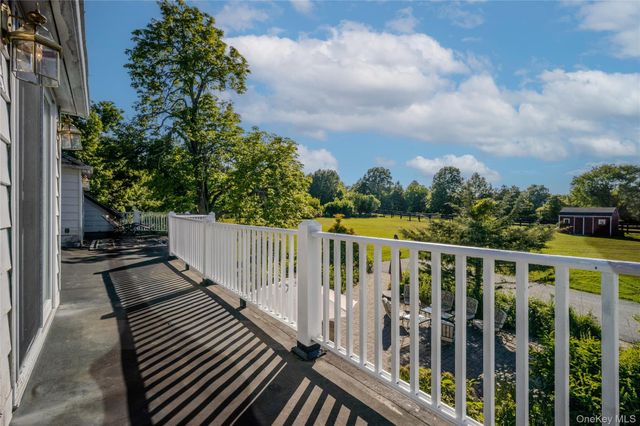 190 Dunthorne Drive, Bloomingburg, NY 12721