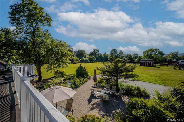 190 Dunthorne Drive, Bloomingburg, NY 12721
