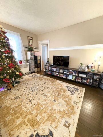 28 morningstar Road, Staten Island, NY 10303