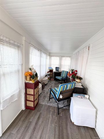 28 morningstar Road, Staten Island, NY 10303