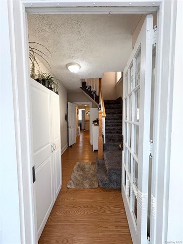 28 morningstar Road, Staten Island, NY 10303