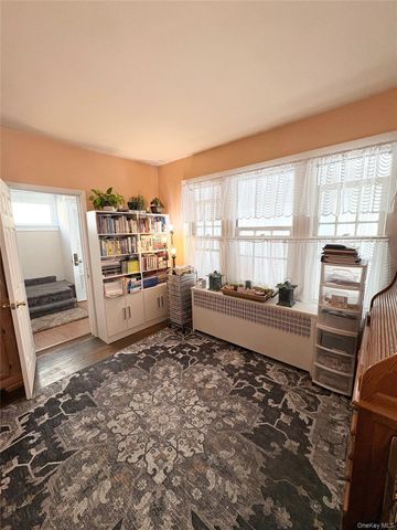 28 morningstar Road, Staten Island, NY 10303