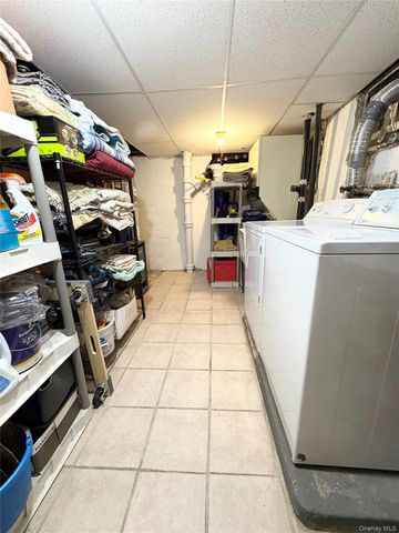 28 morningstar Road, Staten Island, NY 10303