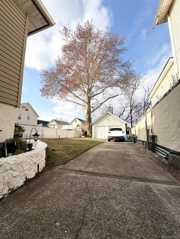 28 morningstar Road, Staten Island, NY 10303