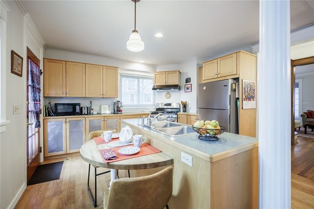 1035 Park Avenue, Rochester, NY 14610