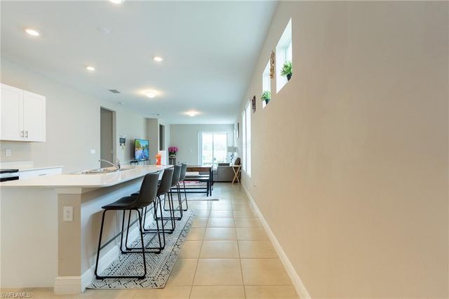 802 Friendship CIR, Labelle, FL 33935