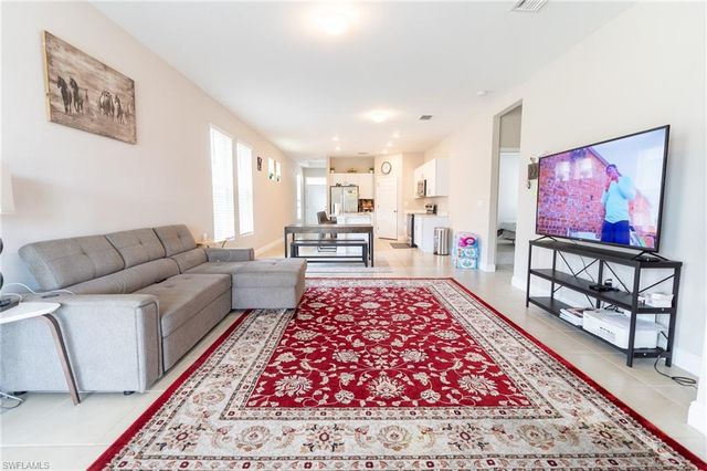 802 Friendship CIR, Labelle, FL 33935