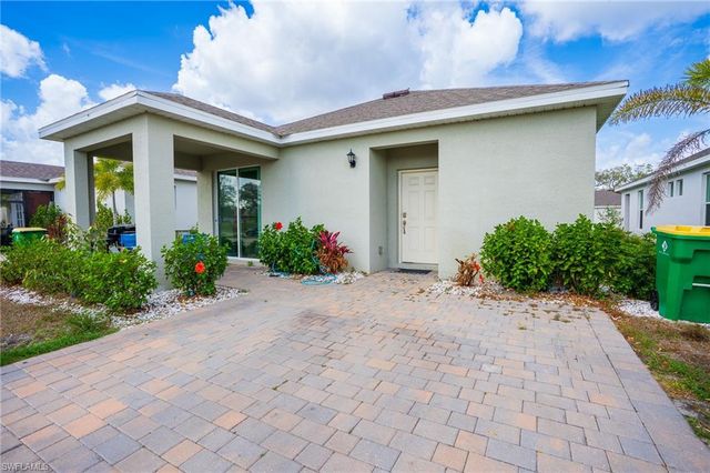 802 Friendship CIR, Labelle, FL 33935