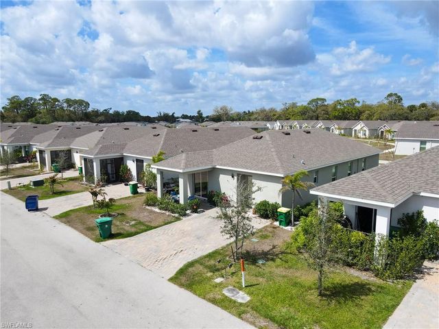 802 Friendship CIR, Labelle, FL 33935