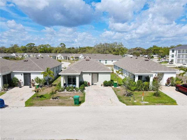 802 Friendship CIR, Labelle, FL 33935