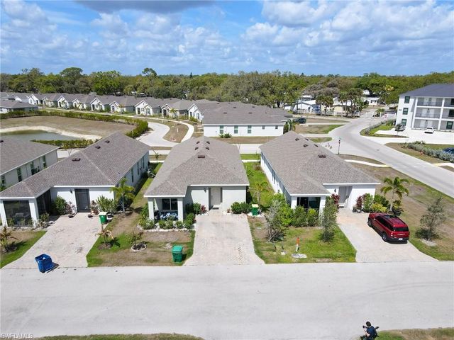 802 Friendship CIR, Labelle, FL 33935