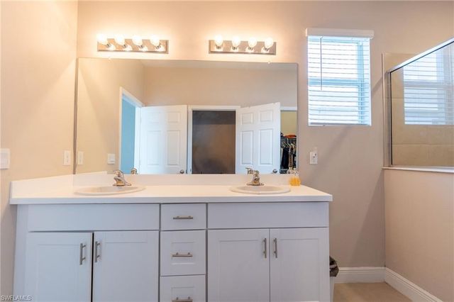 802 Friendship CIR, Labelle, FL 33935