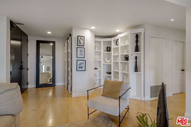 4600 Via Dolce 301, Marina Del Rey, CA 90292