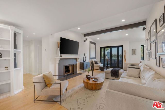 4600 Via Dolce 301, Marina Del Rey, CA 90292
