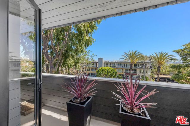 4600 Via Dolce 301, Marina Del Rey, CA 90292