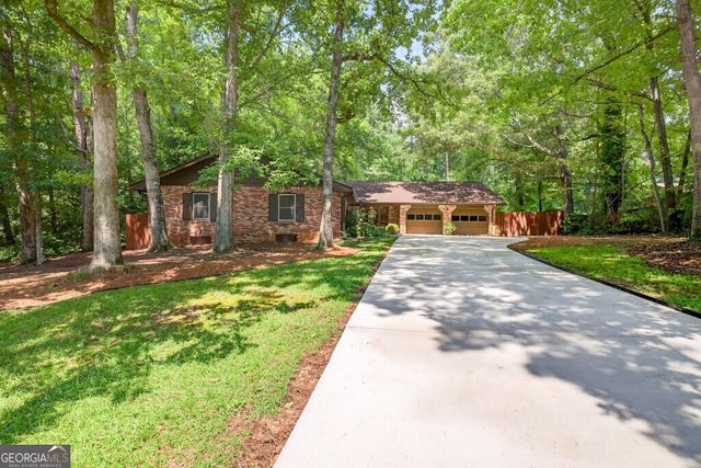 1249 Heritage Hills Circle, Snellville, GA 30078
