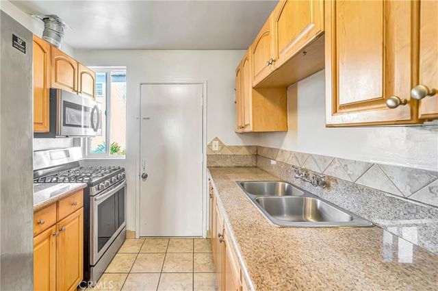5741 Clemson, Los Angeles, CA 90016
