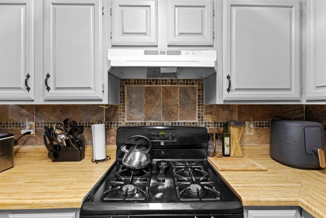 1202 Heron Court, Desoto, TX 75115